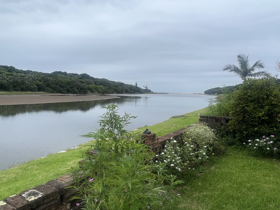 2 Bedroom Property for Sale in Bonza Bay Eastern Cape